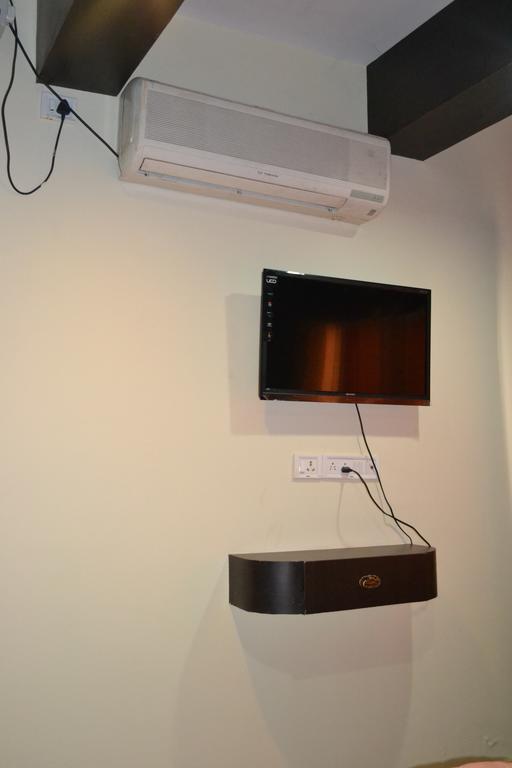Hotel Kings Gateway Bangalore Habitación foto