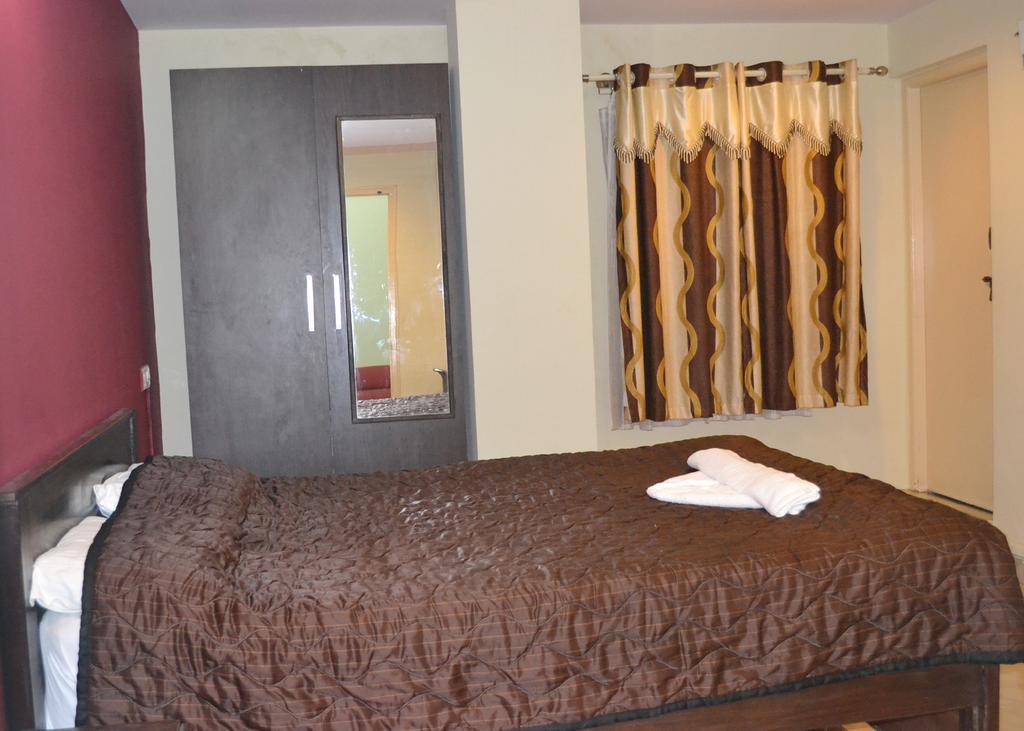 Hotel Kings Gateway Bangalore Habitación foto