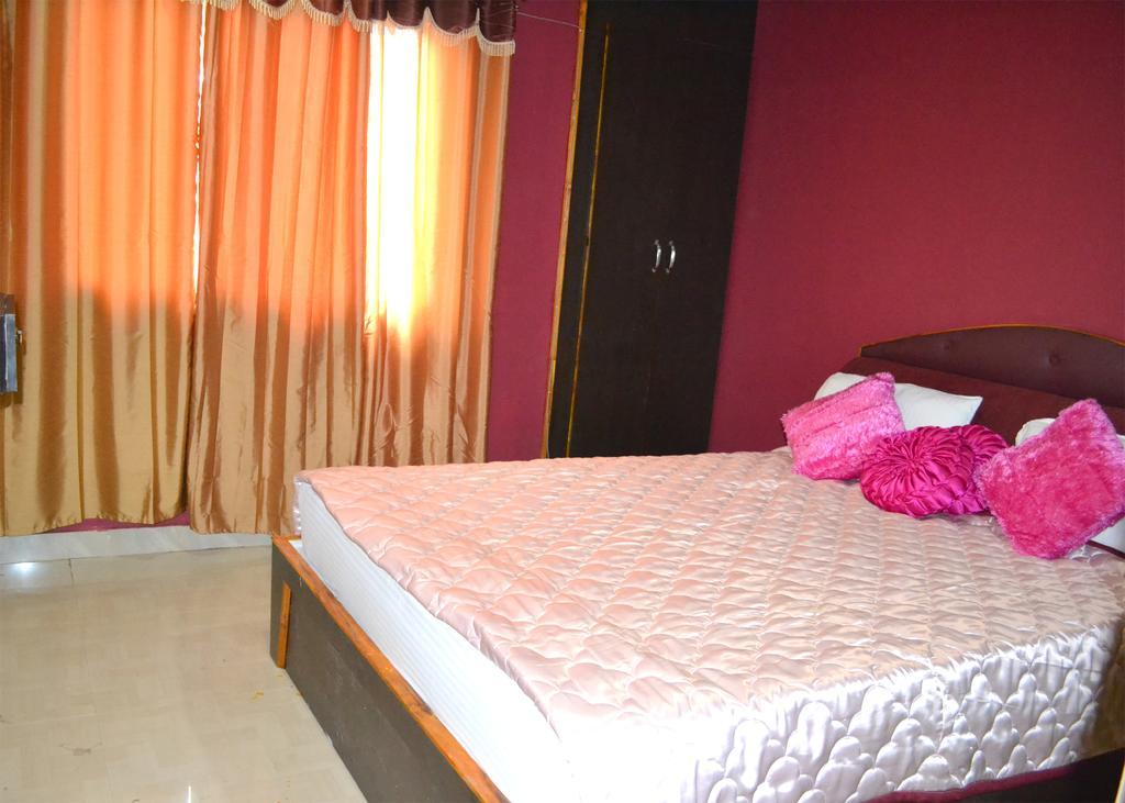 Hotel Kings Gateway Bangalore Habitación foto